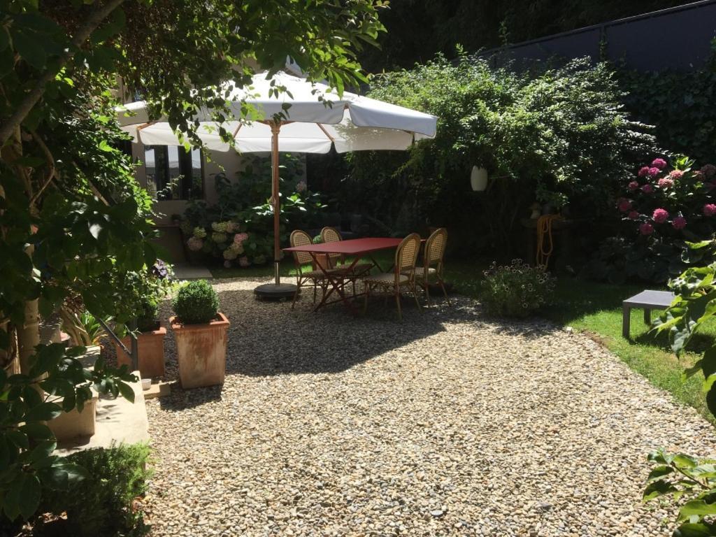 Côté Jardin, Chambres d’hôtes B&B Le Pont-de-Beauvoisin Exterior foto